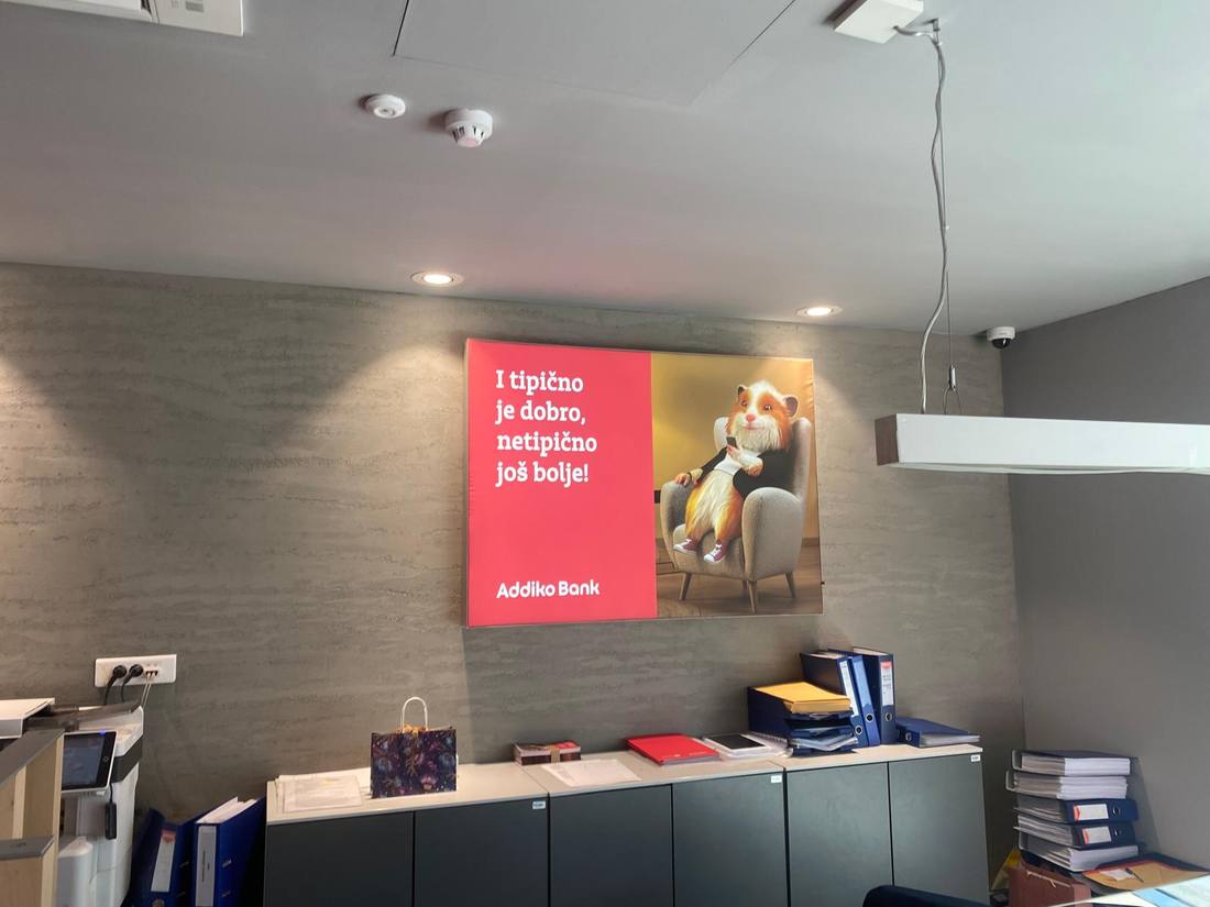 Svjetleći pano · Addiko Bank